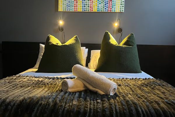 suite-vos-bedroom-1-image-1