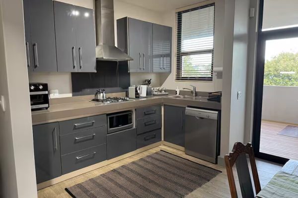 suite-vos-full-kitchen-image-1