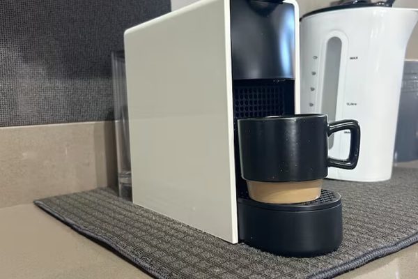 suite-vos-full-kitchen-image-2