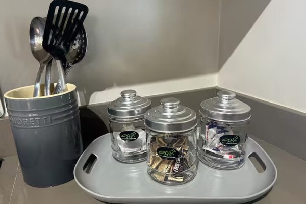 suite-vos-full-kitchen-image-3