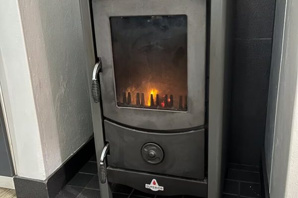 suite-vos-living-room-image-7